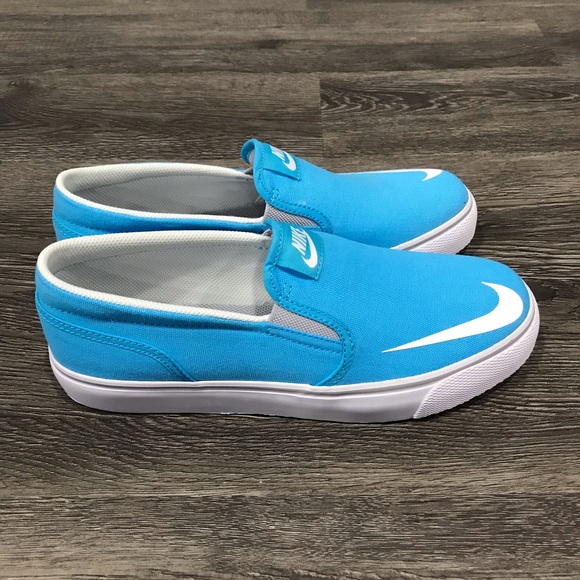 Nike Other - Youth Toki Slipon cvs (NEW!) Size 7Y